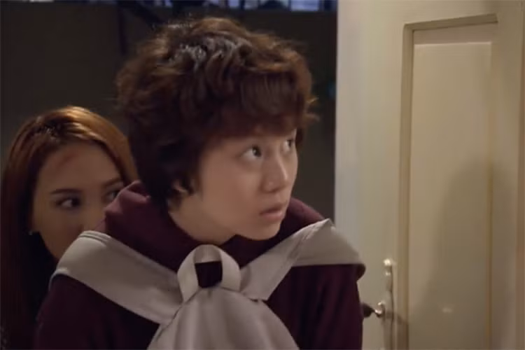 Danh Dũng - đạo diễn phim "Về nhà đi con" chia sẻ lý do chọn cô sinh viên chưa từng đóng phim cho vai Ánh Dương. Ảnh: Người đưa tin