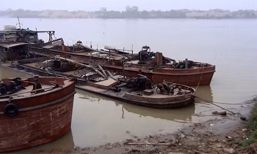 Trang dem mat phuc, truy bat nhung ke rut ruot song Hong