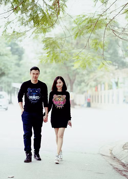 Tuấn Tú mới đây kể, Thanh Huyền không thích anh đóng phim trở lại vì cô sợ những phát sinh tình cảm khi anh đóng cảnh thân mật với bạn diễn.