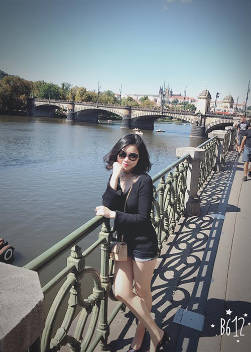 Hình ảnh bà xã của Tuấn Tú trở lại nơi cô từng du học.