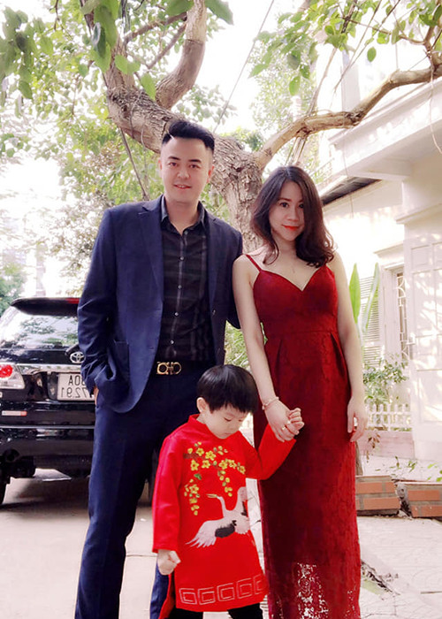 Tổ ấm của Tuấn Tú bên vợ và con ngày càng hạnh phúc khiến không ít người phải ghen tỵ.
