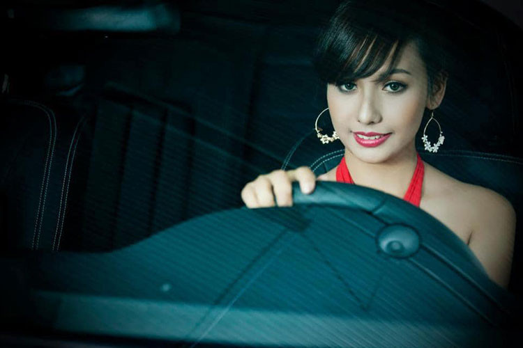 Thúy Anh sinh năm 1991, xuất thân là người mẫu, sau đó lấn sân đóng phim.