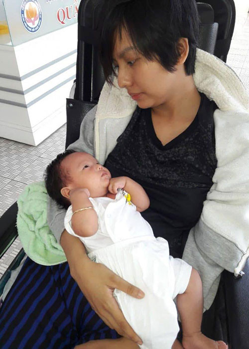 Tháng 10/2018, khi đang mang bầu, diễn viên Thúy Anh bị úng thủy dẫn đến xuất huyết não thất, phải mổ cấp cứu. Sinh con xong, cô lại rơi vào tình trạng hôn mê suốt 2 tháng. Đến nay, Thúy Anh bị liệt hai chân.