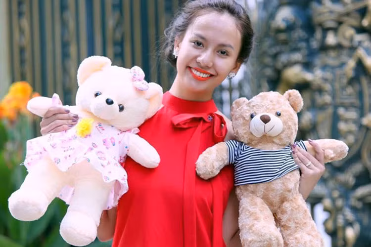 Chia sẻ với Zing, Thúy Anh cho biết trường hợp trở nặng, các bác sĩ buộc phải can thiệp phẫu thuật ở não để giải quyết tình trạng ứ nước. Ảnh: Zing