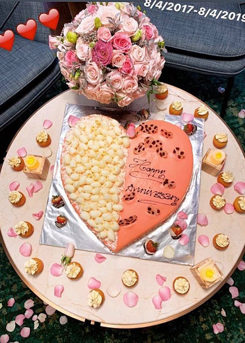 Ngọc Trinh công khai nói yêu bạn trai. Tuy nhiên, cô vẫn quyết giấu hình ảnh và danh tính nửa kia của mình.