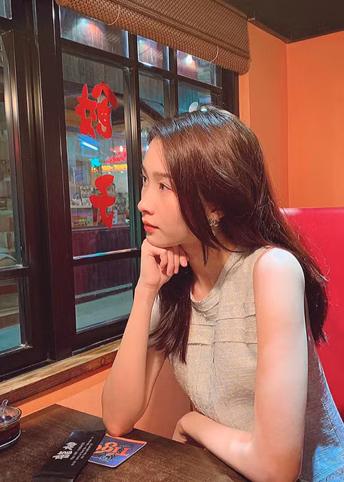 Từ khi về chung một nhà, Thu Thảo lại càng được Trung Tín chiều chuộng. Được biết, doanh nhân Trung Tín kiếm được bao nhiêu tiền đều đưa hết cho Thu Thảo.