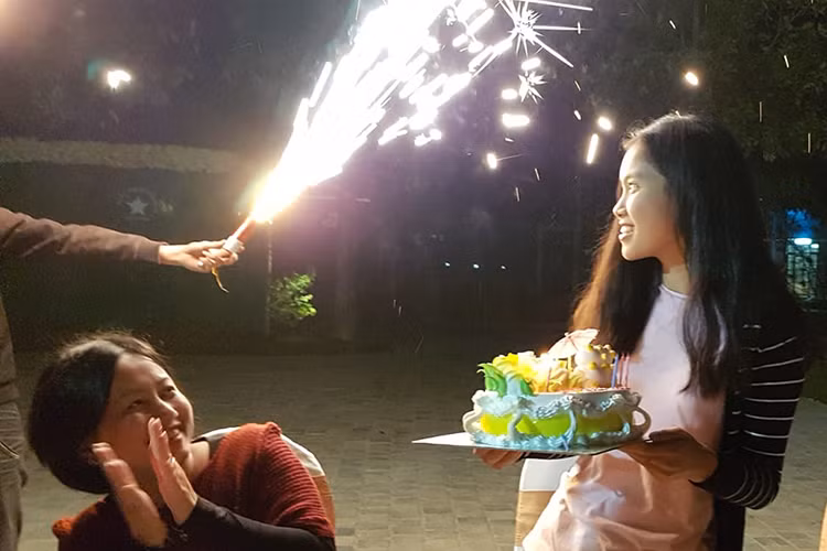 Con gái của nghệ sĩ Trung Anh nay đã ở độ tuổi 16.