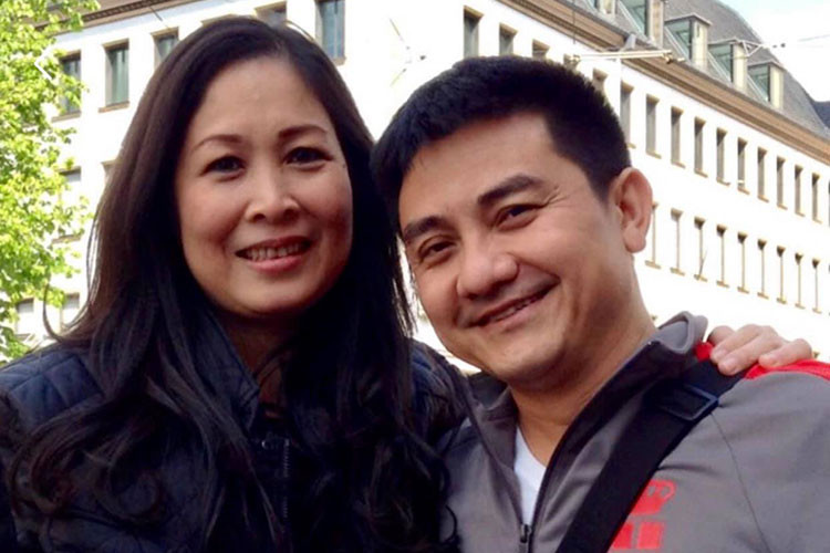 Hồng Vân cũng mong mọi người gỡ những bức ảnh chụp thi hài của Anh Vũ và thay bằng những tấm chân dung của Anh Vũ hoặc chụp chung với Anh Vũ vui vẻ.