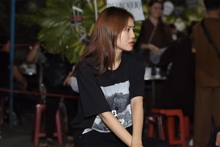 Ninh Dương Lan Ngọc vẫn cảm thấy bàng hoàng trước sự đi đột ngột của nghệ sĩ Anh Vũ. Ảnh: Dân Việt