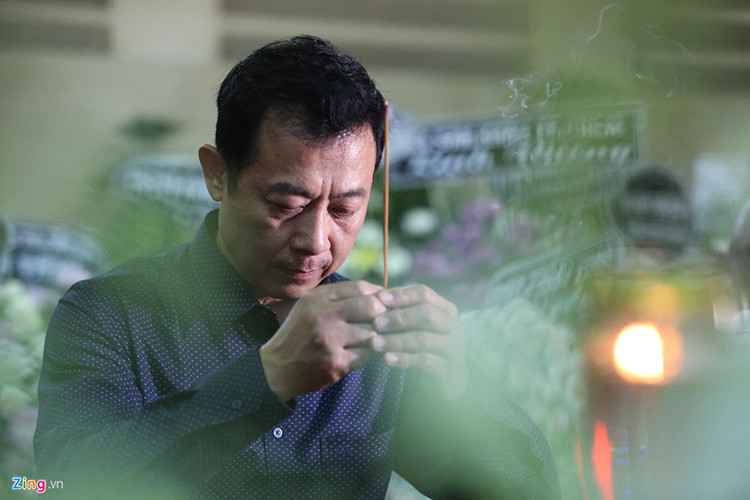 Danh hài Vân Sơn tưởng nhớ đàn em quá cố. Ảnh: Zing