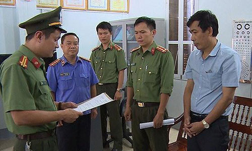 Vu gian lan diem thi: Can bo giao duc nen tu rut khoi nganh