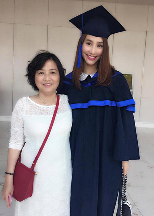 Theo lời mẹ của Diễm My, con gái của bà rất ngoan, luôn về nhà sớm trừ phi vì công việc và cũng không tụ tập bạn bè nơi vũ trường hay tại các cuộc chơi bời lêu lổng. Ảnh: FBNV