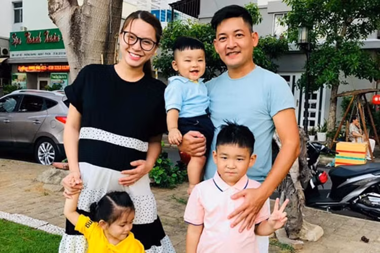 Hải Băng - Thành Đạt bắt đầu kỳ nghỉ lễ bên các con. Sắp tới, Hải Băng sẽ sinh con thứ ba.