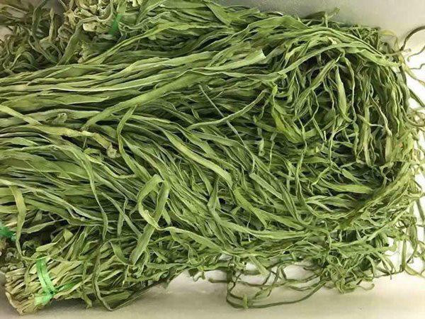 Ở phía bắc, rau cần biển được xem là một loại thực phẩm tốt cho cơ thể, nó thường được bán với giá 170.000 VNĐ/0.5kg. Mặc dù giá thành không rẻ nhưng lúc nào cũng có người mua, thường thì họ sẽ mua khoảng 10 ký mỗi lần.