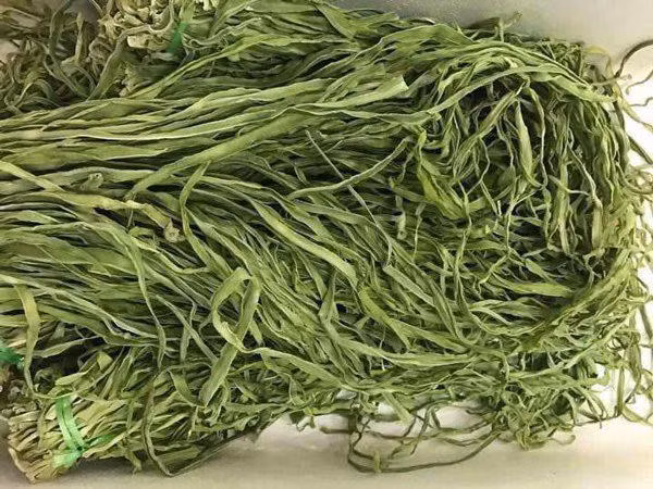 Ở phía bắc, rau cần biển được xem là một loại thực phẩm tốt cho cơ thể, nó thường được bán với giá 170.000 VNĐ/0.5kg. Mặc dù giá thành không rẻ nhưng lúc nào cũng có người mua, thường thì họ sẽ mua khoảng 10 ký mỗi lần.