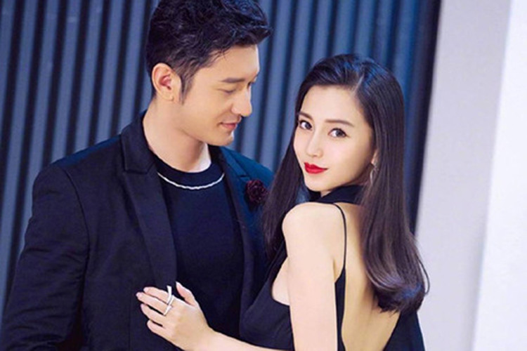 Tin đồn Angelababy - Huỳnh Hiểu Minh ly hôn mới đây lại rộ lên sau thời gian lắng xuống. Cộng đồng mạng lan truyền tin đồn cặp đôi đã đường ai nấy đi nhưng vì còn ràng buộc hợp đồng thương mại giữa nhiều bên nên hai người chưa thể công khai việc chia tay.