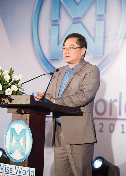 Nhà báo Lê Xuân Sơn – Tổng biên tập báo Tiền Phong là trưởng ban giám khảo của cuộc thi Hoa hậu Thế giới - Việt Nam 2019.