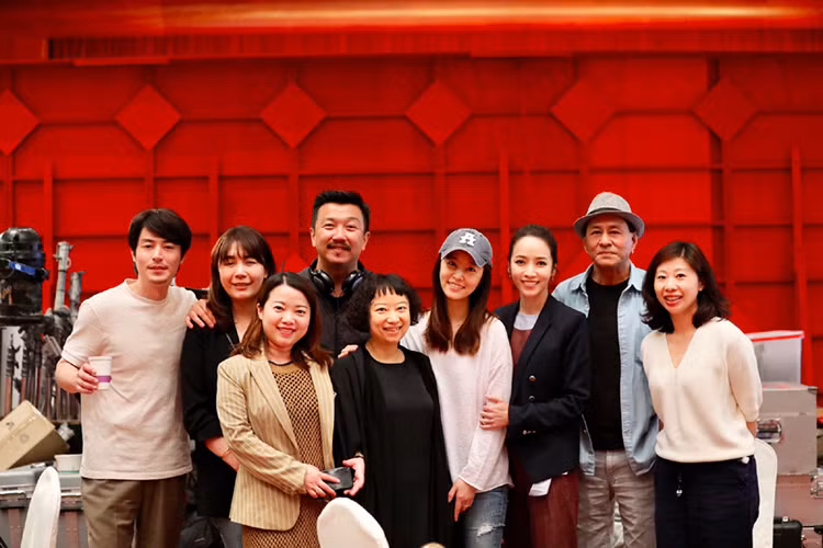 Lâm Tâm Như còn gửi đồ ăn đến đoàn làm phim của chồng.