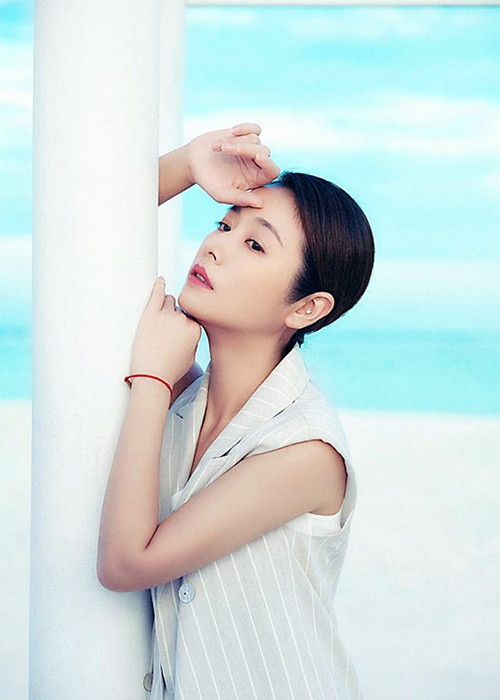 Sau chuyến công tác, Lâm Tâm Như khoe những bức ảnh chụp cho tạp chí.