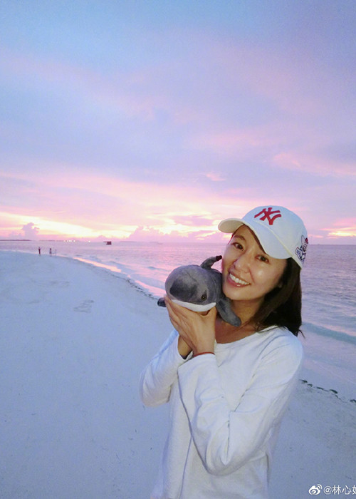 Ở độ tuổi 43, bà xã của Hoắc Kiến Hoa vẫn trẻ trung, xinh đẹp