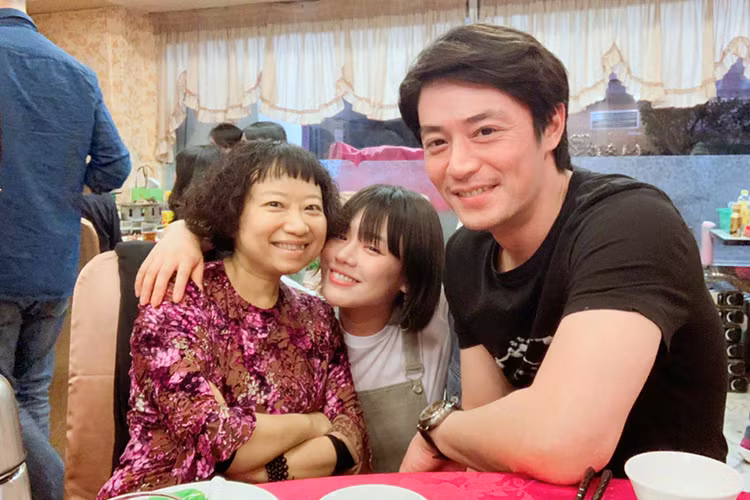 Hoắc Kiến Hoa đang quay bộ phim "Có lẽ là mùa đông".