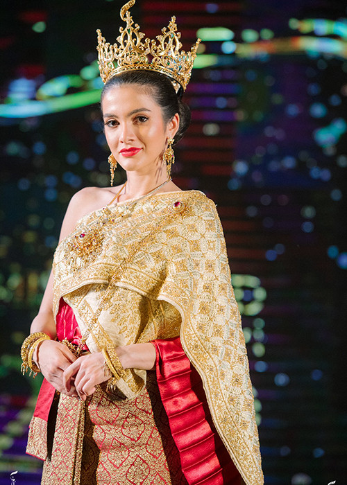 Nữ đầu bếp này còn có thể nói trôi chảy tiếng Anh, tiếng Tây Ban Nha và tiếng Guarani.