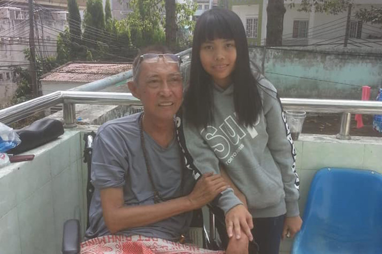 Gần đây, sức khỏe của nam diễn viên phim "Đất phương nam" trở nặng. Tuy nhiên, ông vẫn tỏ ra lạc quan, trấn an mọi người rằng ông vẫn ổn.