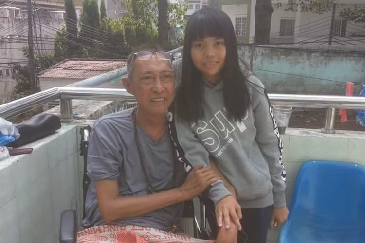 Gần đây, sức khỏe của nam diễn viên phim "Đất phương nam" trở nặng. Tuy nhiên, ông vẫn tỏ ra lạc quan, trấn an mọi người rằng ông vẫn ổn.