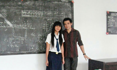 Nu sinh 13 tuoi 'cua' do thay giao, 7 nam sau ve chung mot nha