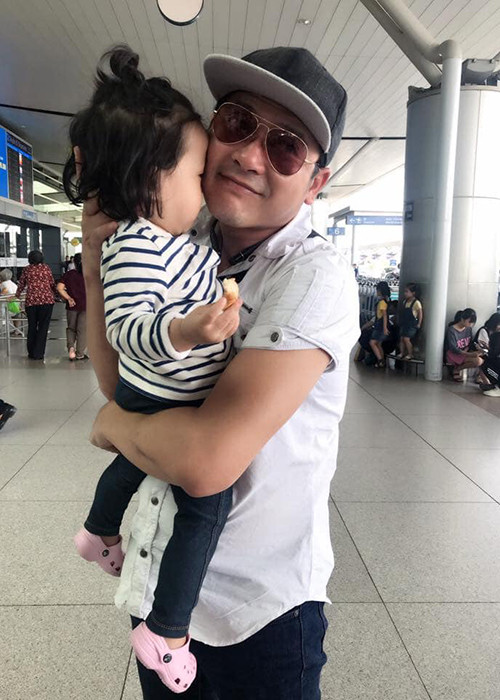 Con gái của Hoàng Anh nay đã lên 2 tuổi, khá xinh xắn.