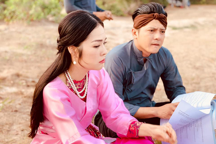 Hoàng Anh là diễn viên quen thuộc của khán giả miền Nam, từng tham gia nhiều vở kịch tại sân khấu Idecaf, sân khấu 5B