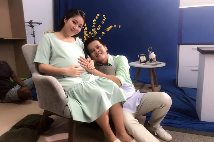 Anh cũng đóng nhiều phim truyền hình như "Cô Thắm về làng", "Gạo nếp gạo tẻ", "Kí túc xá", "Đam mê".