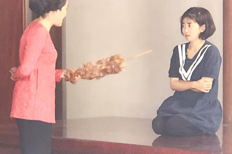 Biết Mai Phương bị bệnh nên các đồng nghiệp ưu tiên cho cô quay trước cũng như ê-kíp thường chuyển ngoại cảnh sang nội cảnh nếu thời tiết không thuận lợi.