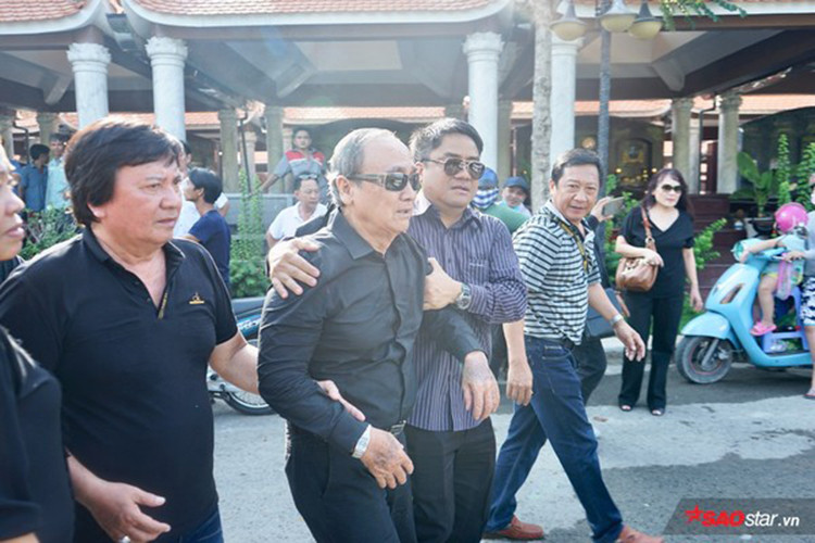 Nghệ sĩ Anh Vũ được an táng tại Nghĩa trang Phúc An Viên, quận 9, TP HCM. Ảnh: Saostar