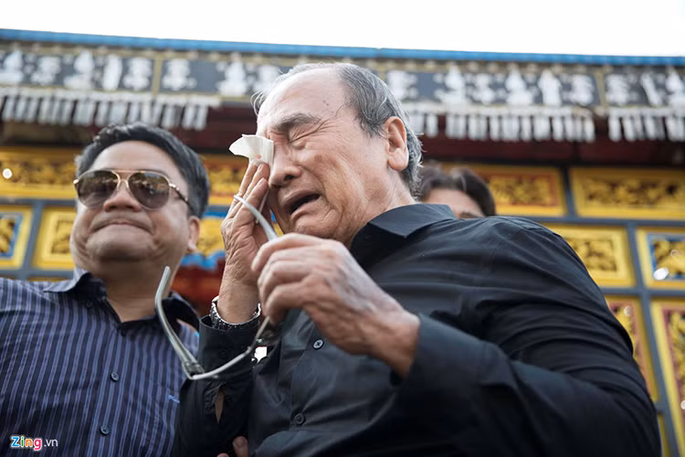 Sự ra đi của Anh Vũ khiến bố mẹ của anh vô cùng đau xót. Ảnh: Zing