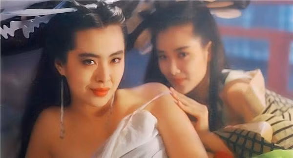 Bộ phim kinh điển của Vương Tổ Hiền là Thiên nữ u hồn do đạo diễn Từ Khắc thực hiện vào năm 1987. Vai diễn Nhiếp TIểu Thiện được ca ngợi như bước ra từ tiểu thuyết. Sau bộ phim này, cô và Trương Quốc Vinh trở thành bạn thân tri kỷ.