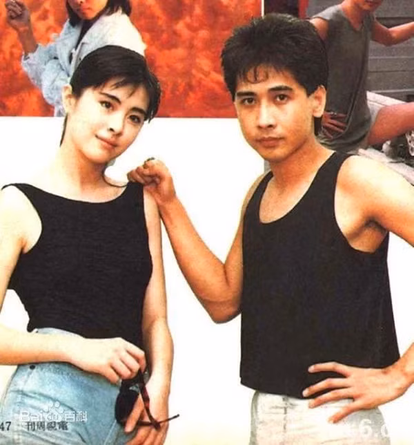 Năm 1987, cô gặp gỡ Tề Tần trên phim trường. Họ yêu nhau hơn một thập kỷ. Năm 2001, Vương Tổ Hiền tuyên bố chia tay Tề Tần. Họ chia tay ngay trước thời điểm kết hôn, sau khi nữ diễn viên phát hiện Tề Tần giấu cô có con riêng. Bị phản bội, lừa dối, Vương Tổ Hiền chuyển tới sống ở Canada.