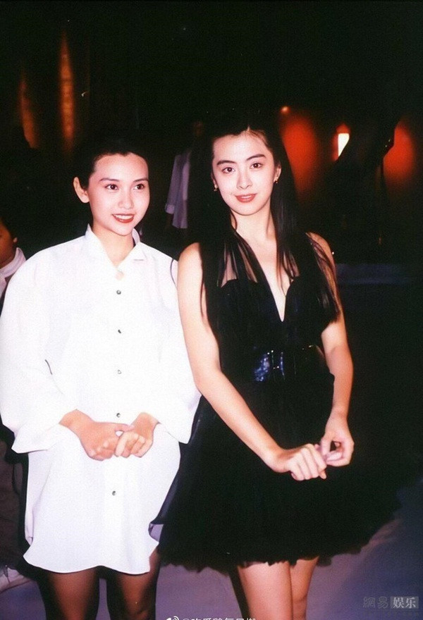 Theo Sohu, Vương Tổ Hiền là một trong Tứ đại hoa đán thập niên 1980 bên cạnh Trương Mạn Ngọc, Quan Chi Lâm, Chung Sở Hồng. Cô còn được mệnh danh là Đệ nhất mỹ nhân châu Á. Trang DongA của Hàn Quốc bầu chọn Vương Tổ Hiền là một trong 5 nghệ sĩ quốc tế được khán giả nước này yêu thích nhất. Trong danh sách 5 người có hai cái tên đến từ Trung Quốc, Vương Tổ Hiền và Châu Nhuận Phát.