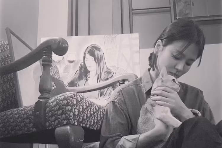 Tin đồn Song Hye Kyo - Song Joong Ki đã râm ran trong thời gian dài bởi hai người trong cuộc không hề lên tiếng.