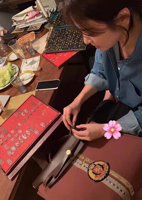 Bên cạnh tin đồn Song Hye Kyo mang thai, không ít ý kiến cho rằng việc mặc áo rộng chỉ đơn giản là thói quen của nàng ngọc nữ màn ảnh xứ Hàn.