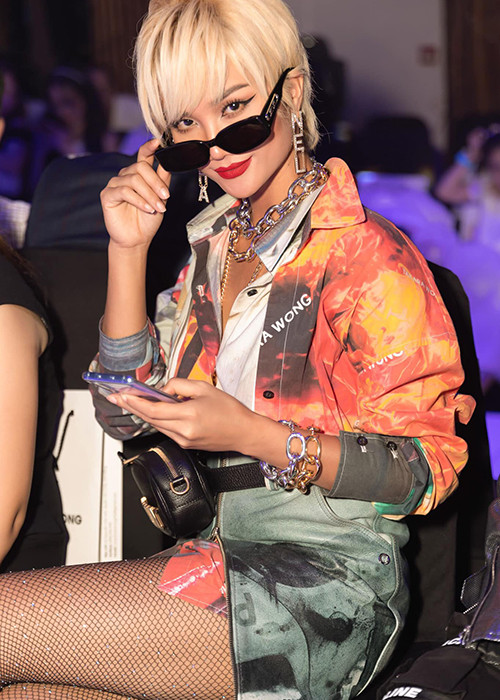 H'hen Niê hiện vẫn giữ được hình ảnh sạch scandal.