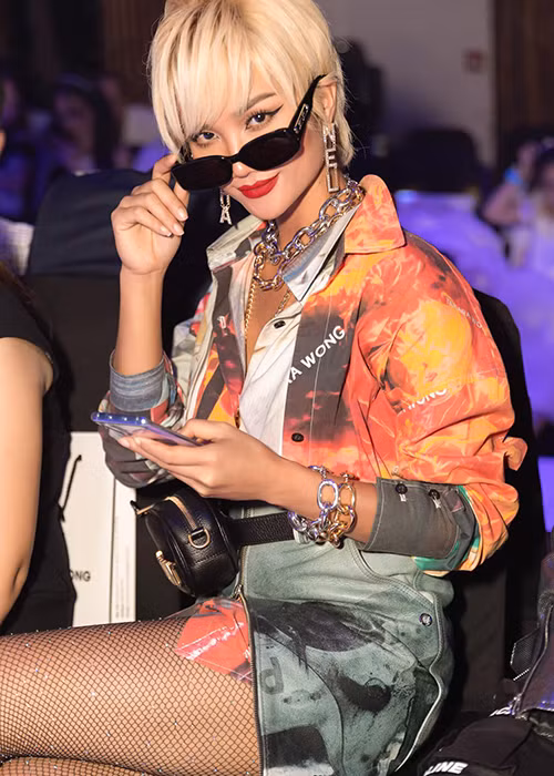 H'hen Niê hiện vẫn giữ được hình ảnh sạch scandal.