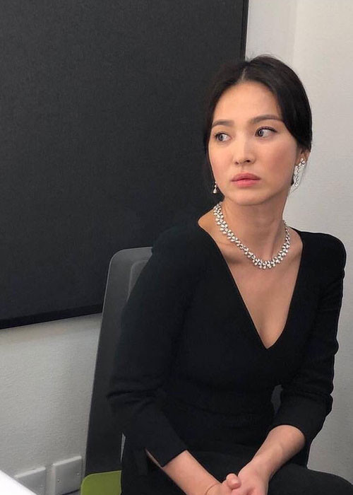 Tưởng chừng Song Hye Kyo có cuộc sống viên mãn thì đến tháng 2/2019, cô liên tục để lộ bằng chứng tình cảm với Song Joong Ki rạn nứt. Ảnh: Naver