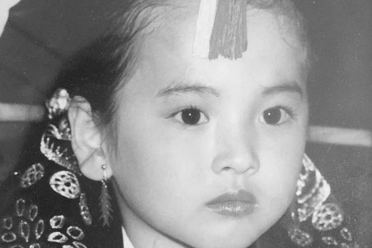 Song Hye Kyo được mẹ dạy cho tính độc lập ngay từ khi còn nhỏ. Đối với nữ diễn viên, mẹ là người quan trọng nhất. Được biết, từ khi nổi tiếng đến nay, Song Hye Kyo chưa từng nhắc đến người bố của mình.