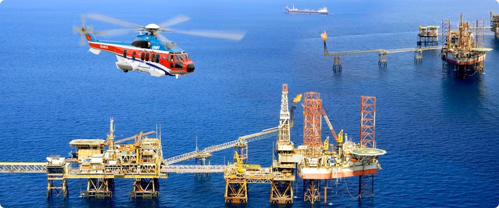 Hiện Binh đoàn 18 đang cung cấp các dịch vụ gồm: bay phục vụ thăm dò và khai thác dầu khí; bay phục vụ chương trình tìm kiếm người Mỹ mất tích (MIA); bay du lịch - dịch vụ (ngắm cảnh, quay phim, chụp ảnh, treo cẩu, y tế, phục vụ đám cưới...); huấn luyện phi công, thợ máy; sửa chữa máy bay; kinh doanh tổng hợp (bất động sản, cho thuê văn phòng, kho bãi, cung ứng, vận tải nhiên liệu...). Nguồn ảnh: VNH