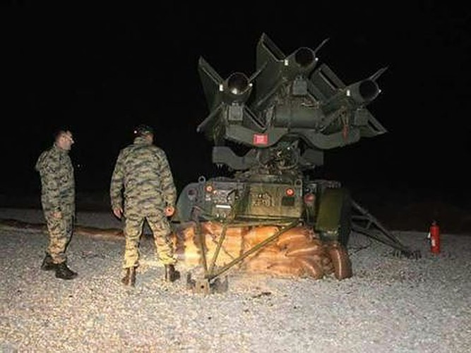 Tuy tầm bắn, độ cao của hệ thống tên lửa Hawk kém hơn S-75 Dvina, nhưng Hawk lại có đầu tự dẫn radar bán chủ động - công nghệ rất mới thời điểm bấy giờ so với thế hệ S-75 và S-125.