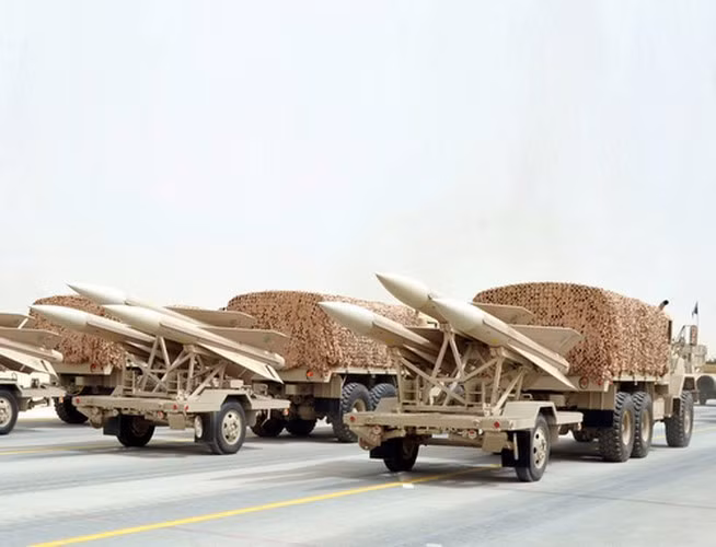 Tổ hợp MIM-23 thường được trang bị 4 đài radar bắt mục tiêu - dẫn đường tên lửa, 6 bệ phóng (3 đạn tên lửa/bệ) và một số thành phần hỗ trợ khác.