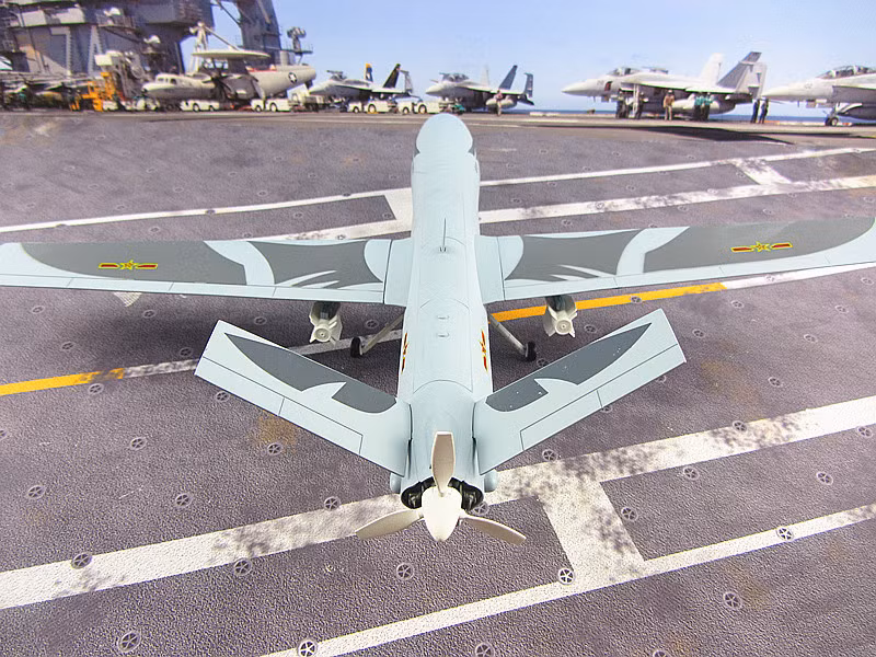 UAV Pterodactyl có thể tấn công những chiếc xe bán tải (SUV) có vũ trang, rất phổ biến ở chiến trường ở Trung Đông. So với phiên bản Pterizard-1, phiên bản Pterizard-2 tính năng đã được nâng lên như: Tốc độ tối đa đạt 370 km/giờ; có thể mang được 4 tên lửa có điều khiển (hoặc bom) so với 2 ở phiên bản cũ.