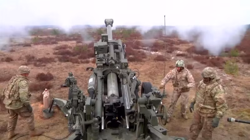 Theo Defense News, Quân đội Mỹ vừa công bố về kế hoạch đầy tham vọng về việc trang bị lại cho quân đội Mỹ bằng các loại tổ hợp tên lửa và tổ hợp pháo binh tầm xa. Nguyên nhân khiến Mỹ đưa ra quyết định này là do những thành quả đáng kinh ngạc mà Nga đã đạt được.