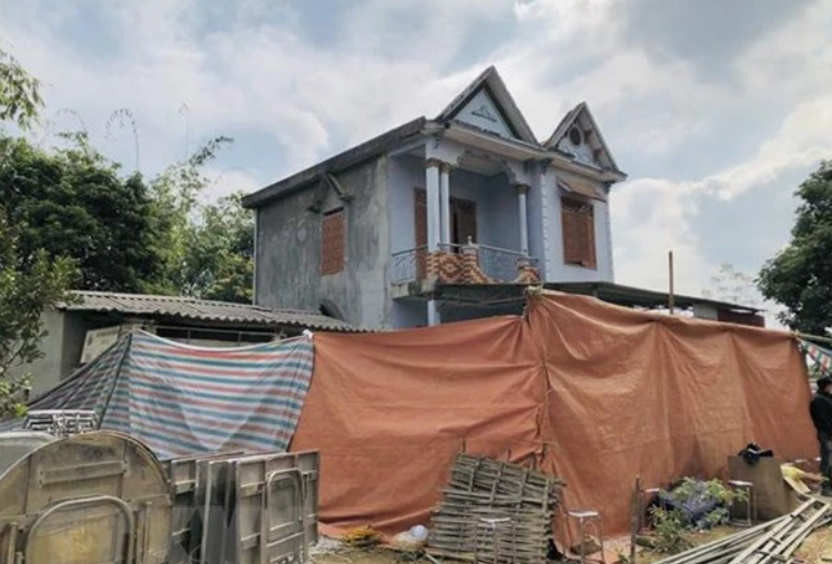 Khoảng 3h30 ngày 1/1/2023, vụ cháy nhà tại thôn Tân Lập, xã Trung Hòa, huyện Chiêm Hóa (tỉnh Tuyên Quang) khiến 4 người tử vong. Nguyên nhân do mâu thuẫn gia đình, ông V.Q.H đã đốt nhà làm 4 nạn nhân tử vong, sau đó ông H. nhảy từ tầng 2 xuống sân trước cửa nhà tự tử và tử vong tại chỗ.